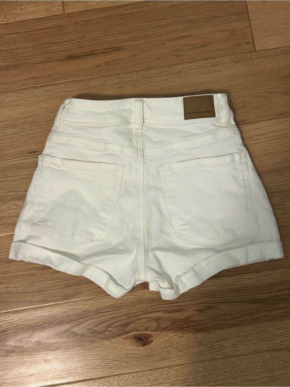 American Eagle Outfitters White High-Rise Cuffed Denim Shorts - Picture 2 of 2